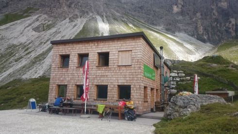Innsbrucker Hütte bis Tribulaunhütte | raupenblau